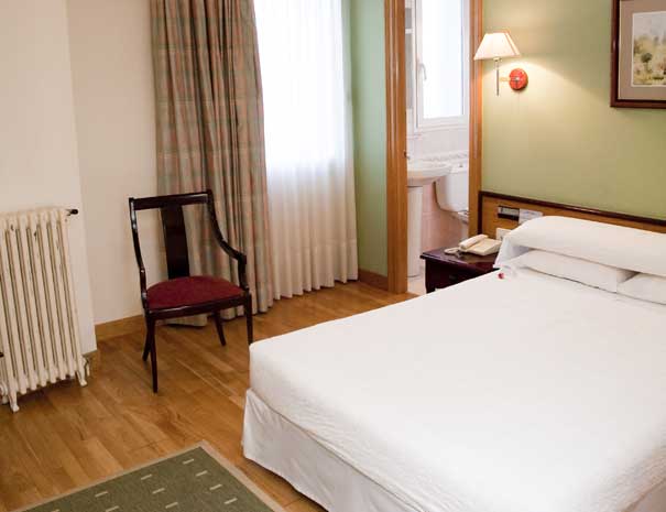 habitacion-doble-estandar-hostal-navarra-pamplona-img1