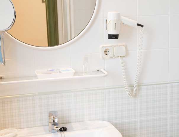 habitacion-peq-hostal-navarra-pamplona-img2